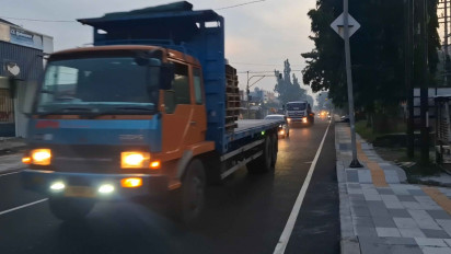 Truk dan Bus Besar Masuk Kota Probolinggo, Warga Keluhkan Ancaman Keselamatan