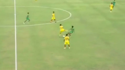 Fatal! PSSI Jatim Resmi Larang Pemain PS Putra Jaya Pasuruan Aktif di Sepak Bola Seumur Hidup Usai Aksi Tendangan Kungfu