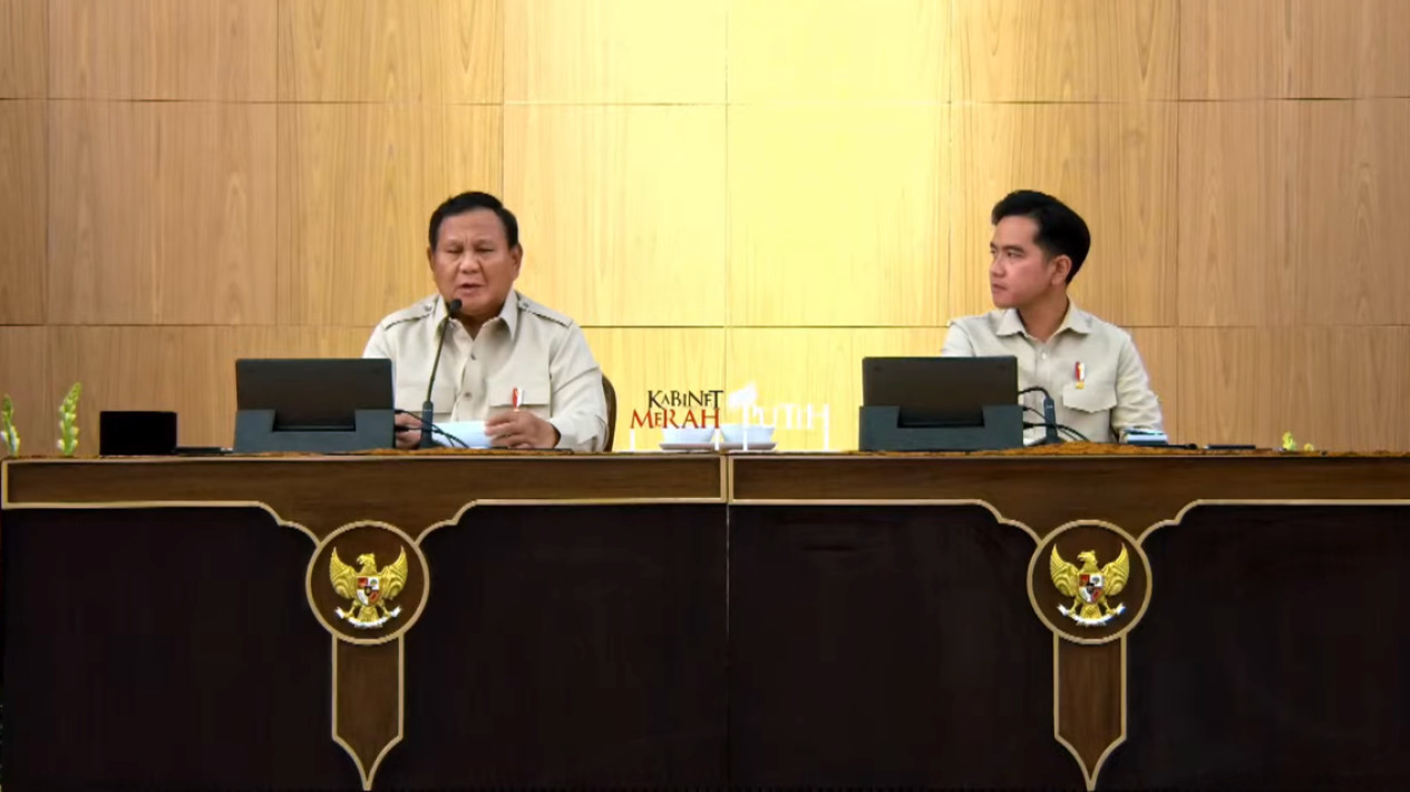 Prabowo Tegaskan Perang Moral di Retret KMP: Siap Difitnah Demi Lawan Korupsi dan Bela Rakyat
            - galeri foto