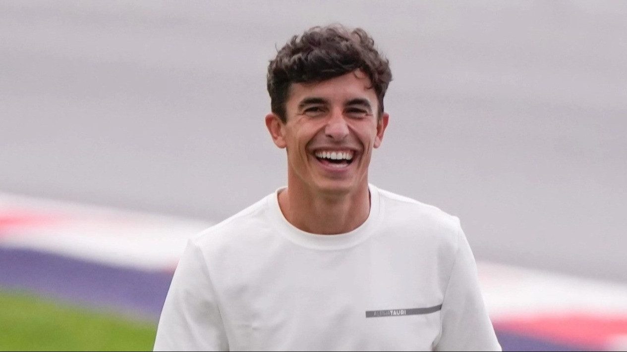 Dapat Bimbingan Langsung dari The Baby Alien, Murid Marc Marquez Ini Berhasil Curi Perhatian di Moto3 2025
            - galeri foto