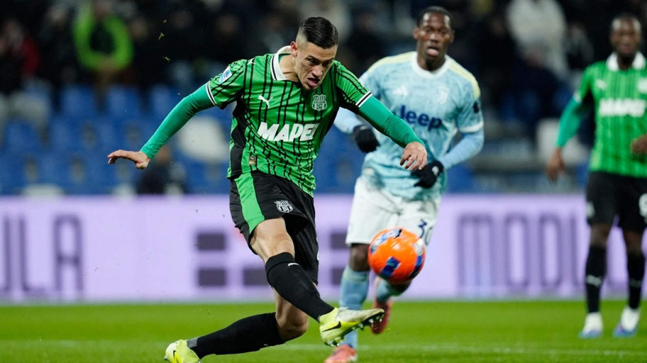 Media Italia Berbondong-bondong Kritik Jay Idzes usai Bikin Blunder di Laga Sassuolo Kontra Juventus
            - galeri foto