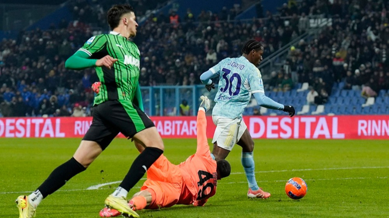 Bikin Blunder Bareng Jay Idzes, CEO Sassuolo Ambil Keputusan soal Masa Depan Tarik Muharemovic
            - galeri foto