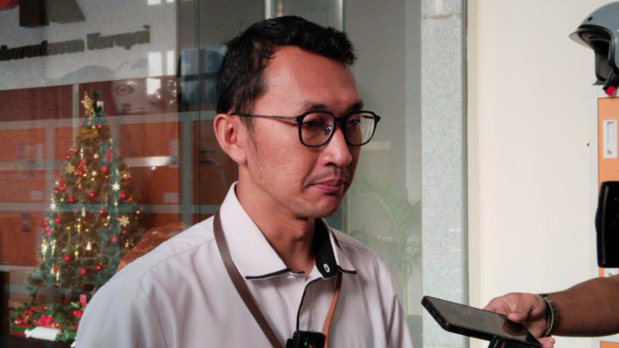 KPK Limpahkan Alvin Pradipta Beserta Barang Bukti ke JPU, Tersangka Suap Katalis Pertamina Segera Diadili
            - galeri foto