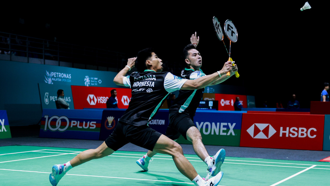 Dua Wakil Indonesia Bertemu di Babak 32 Besar Malaysia Open, Sabar/Reza Bungkam Raymond/Joaquin Straight Game
            - galeri foto