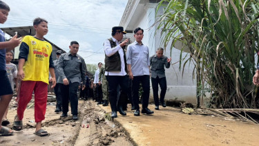Datangi Lokasi Banjir Bandang Kalsel, Gibran Minta Sekolah yang Rusak Cepat Diperbaiki