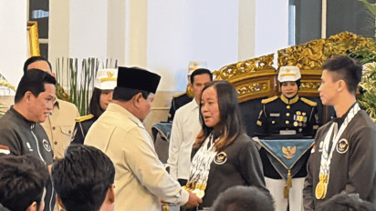 Presiden Prabowo Takjub, Atlet Triathlon Martina Ayu Pratiwi Raih Lima Medali Emas SEA Games 2025