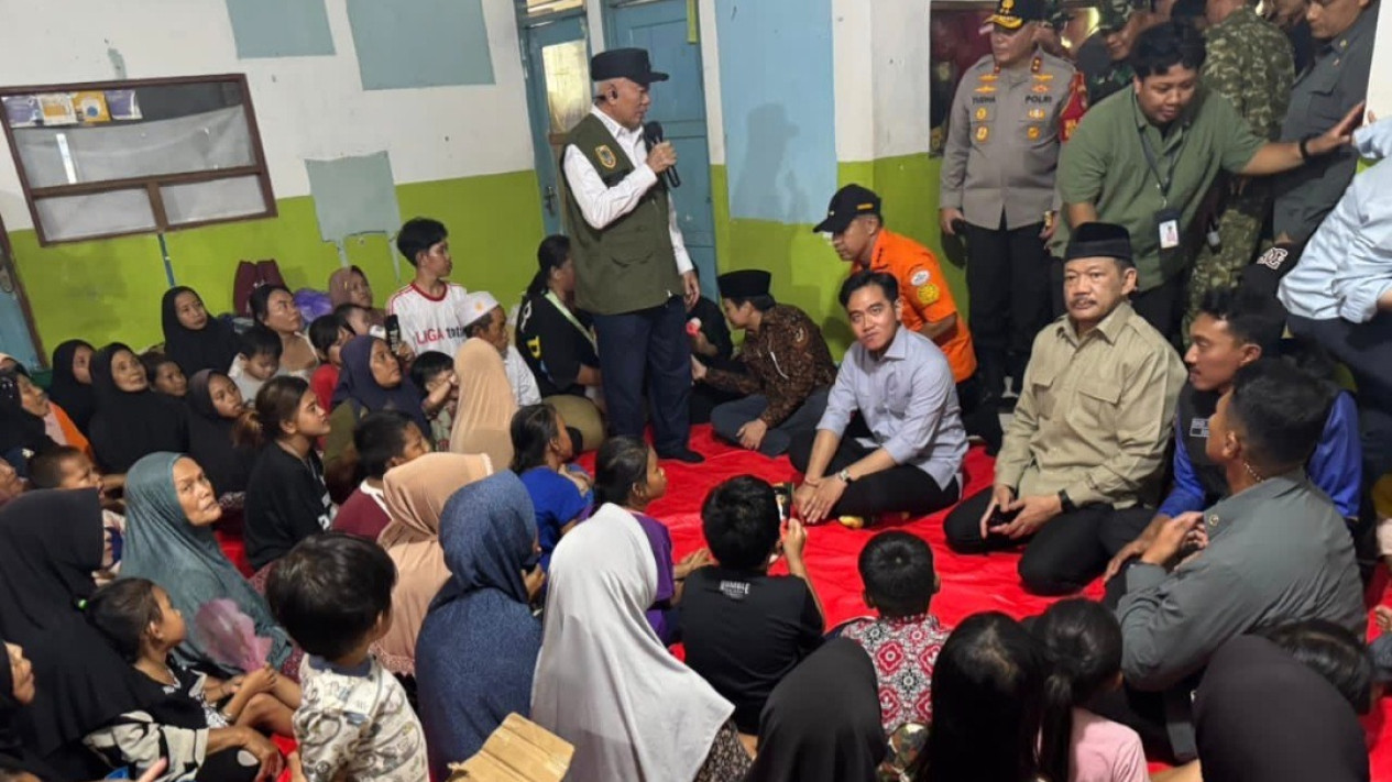 Wapres Gibran Janjikan Hal Ini ke Warga Terdampak Banjir Bandang di Kalsel
            - galeri foto