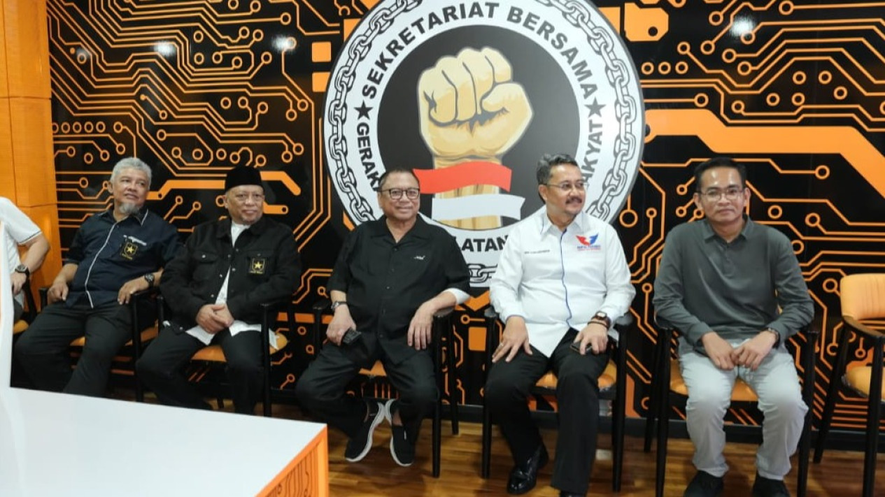 Mendadak 8 Partai Non Parlemen Bentuk Sekber GKSR, Oso Singgung Hilangnya 17 Juta Suara di Pemilu 2024
            - galeri foto