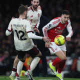 Sebut Martinelli Pemain Idiot usai Dorong Bradley, Legenda MU Ini Juga Heran Pemain Liverpool Malah Pasif