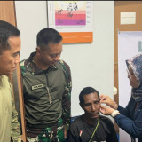 Kogabwilhan III Bagikan Bantuan Alat Bantu Dengar Bagi Penyandang Tunarungu di Papua