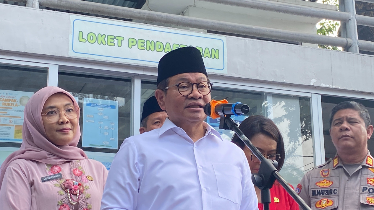 JPO Sarinah Bakal Dibangun Lagi, Pramono Anung: Pelican Crossing Tetap Dibuka
            - galeri foto