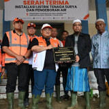 Bantu Masyarakat Penuhi Kebutuhan Air Bersih, Sekjen PKS Resmikan Instalasi Air Bersih dan Solar Panel di Aceh Tamiang