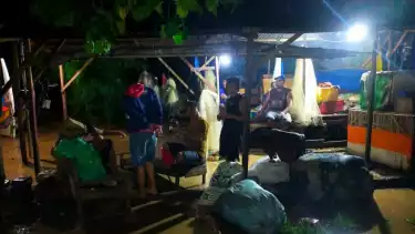 Desa Sambiroto, Tayu Pati, dilanda banjir setelah diguyur hujan berjam-jam, Jumat (9/1/2026) malam.