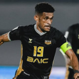 Ricky Kambuaya Jadi Sasaran Rasis usai Laga Panas Kontra Persib Bandung