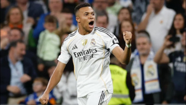 Reaksi Kylian Mbappe Lihat Layvin Kurzawa Resmi Gabung Persib Bandung Bareng Pemain Timnas Indonesia