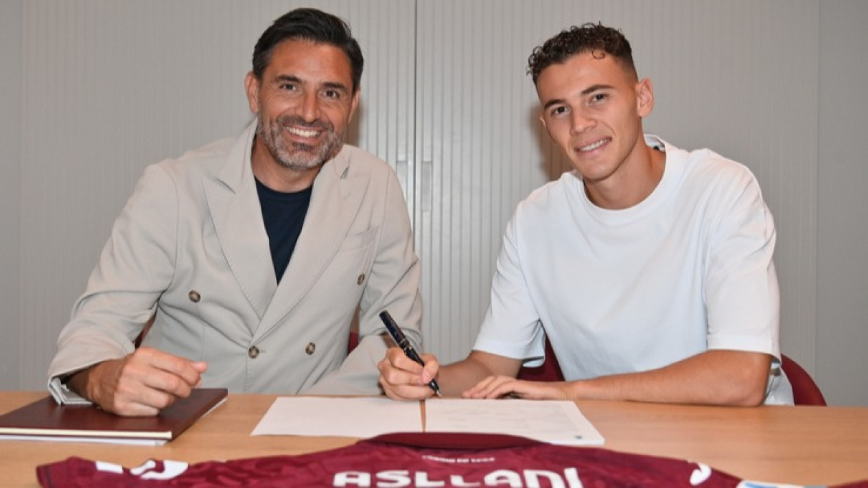 Masih Dianggap Punya Potensi, Inter Milan Bakal Sekolahkan Lagi Gelandang Balkan Mereka di Bursa Transfer
            - galeri foto