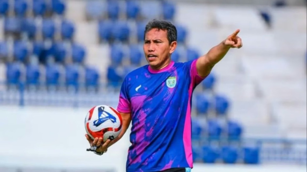 Hadapi Pemuncak Klasemen, Bima Sakti Yakin Persela Bisa Tumbangkan Barito Putra
            - galeri foto