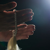 Zikir setelah Shalat Tahajud Versi Ustaz Adi Hidayat, Baca Doa Nabi Yunus Rahasia Hajat Dikabulkan