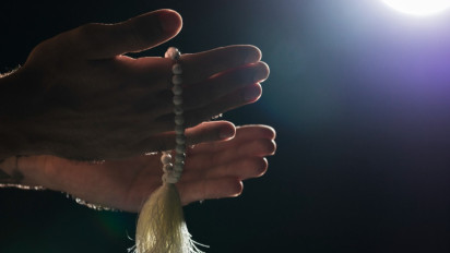 Zikir setelah Shalat Tahajud Versi Ustaz Adi Hidayat, Baca Doa Nabi Yunus Rahasia Hajat Dikabulkan