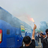 Bobotoh Dilaporkan Terlibat Bentrok dengan Suporter Thailand usai Persib Bandung Dikalahkan Ratchaburi