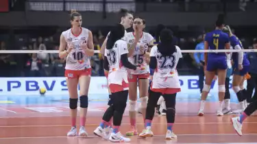 Yolla Yuliana bersama skuad Jakarta Livin Mandiri di Proliga 2026.