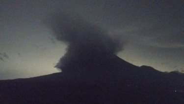 Gunung Semeru Kembali Membara, Awan Panas Meluncur 5 Kilometer