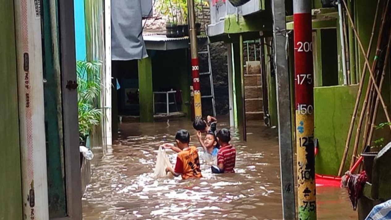 Jakarta Kebanjiran, Kebon Pala Digenangi Air hingga Satu Meter
            - galeri foto