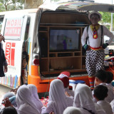 Mobil Pintar Dukung Pemenuhan Hak Anak di Pesisir Muara Angke