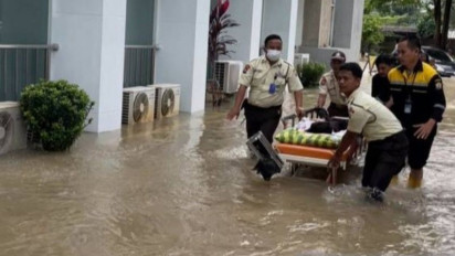 Banjir Menggenangi RSUD Kota Serang