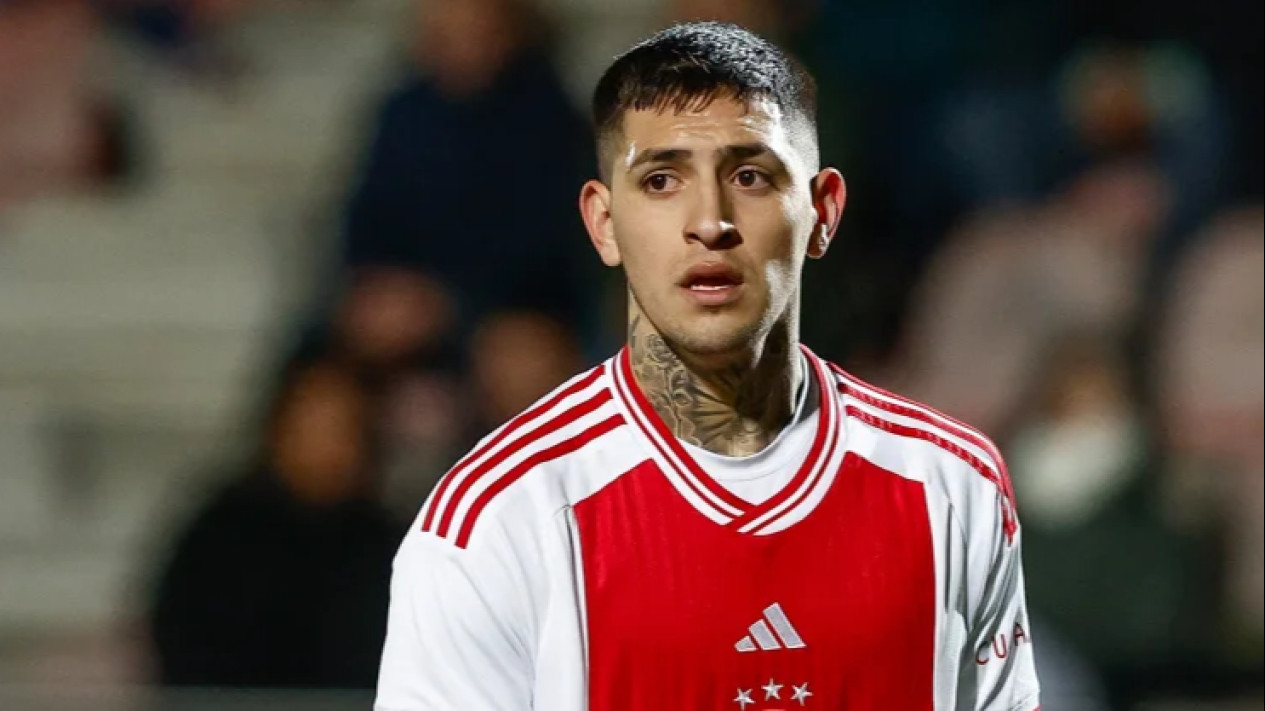 Mengenal Gaston Avila, Bek Argentina Rp43 Miliar yang Disebut Siap Merapat ke Persib Bandung Gantikan Federico Barba
            - galeri foto