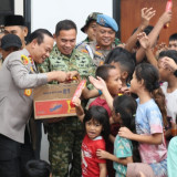 Kapolda Metro dan Pangdam Jaya Pastikan Pengungsi Banjir di Cilincing Terlayani Optimal