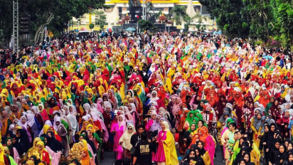 Tari Zapin Massal dengan 6.000 Penari di Riau Ukir Rekor MURI