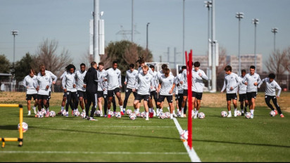 Selamat Tinggal Maarten Paes, Rumor Kiper Baru Persib Bandung Gugur Setelah FC Dallas Umumkan Skuad Musim 2026