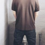 Sering Kencing Ketika Cuaca Hujan, Apakah Normal atau Jadi Tanda Bahaya?