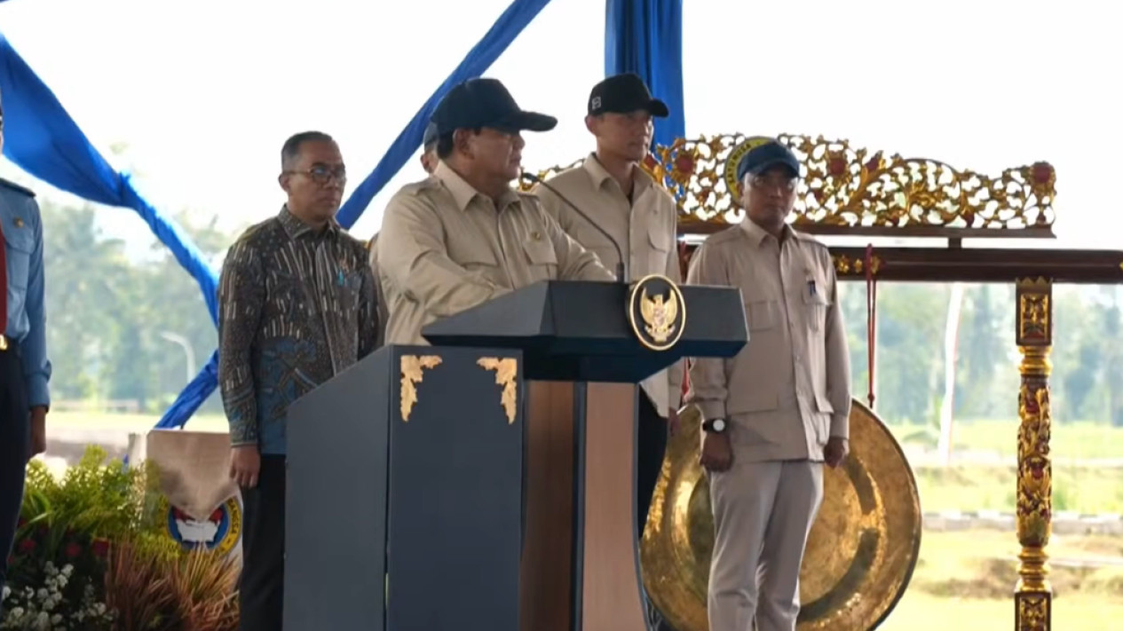 Prabowo Targetkan Satu Provinsi Satu Tarnus, Siapkan 500 Sekolah Unggulan dalam Empat Tahun
            - galeri foto