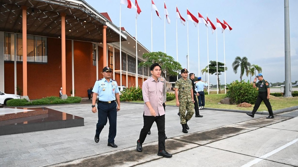 Pantau Pembangunan, Wapres Gibran Kunjungi Biak, Wamena, dan Yahukimo
            - galeri foto
