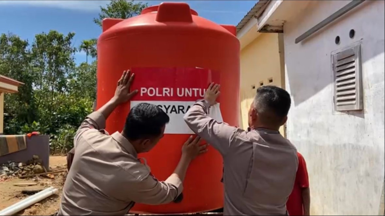 Brimob Polda Sumut Bangun Sumur Bor Kedua di Desa Aek Tolang, Wujud Kepedulian untuk Air Bersih Warga
            - galeri foto