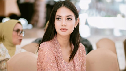 Memoar Aurelie Moeremans Dilirik Sejumlah PH, Broken Strings Bakal Jadi Layar Lebar?