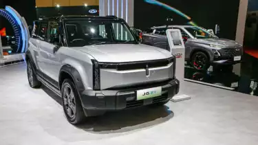 Mobil listrik Chery J6