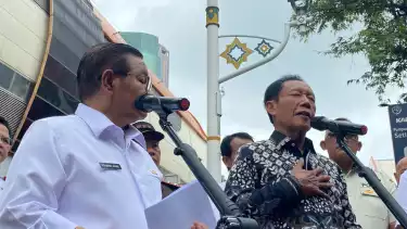 Mantan Gubernur DKI Jakarta Sutiyoso alias Bang Yos (kanan) di kawasan HR Rasuna Said, Jakarta Selatan, Rabu (14/1/2026)
