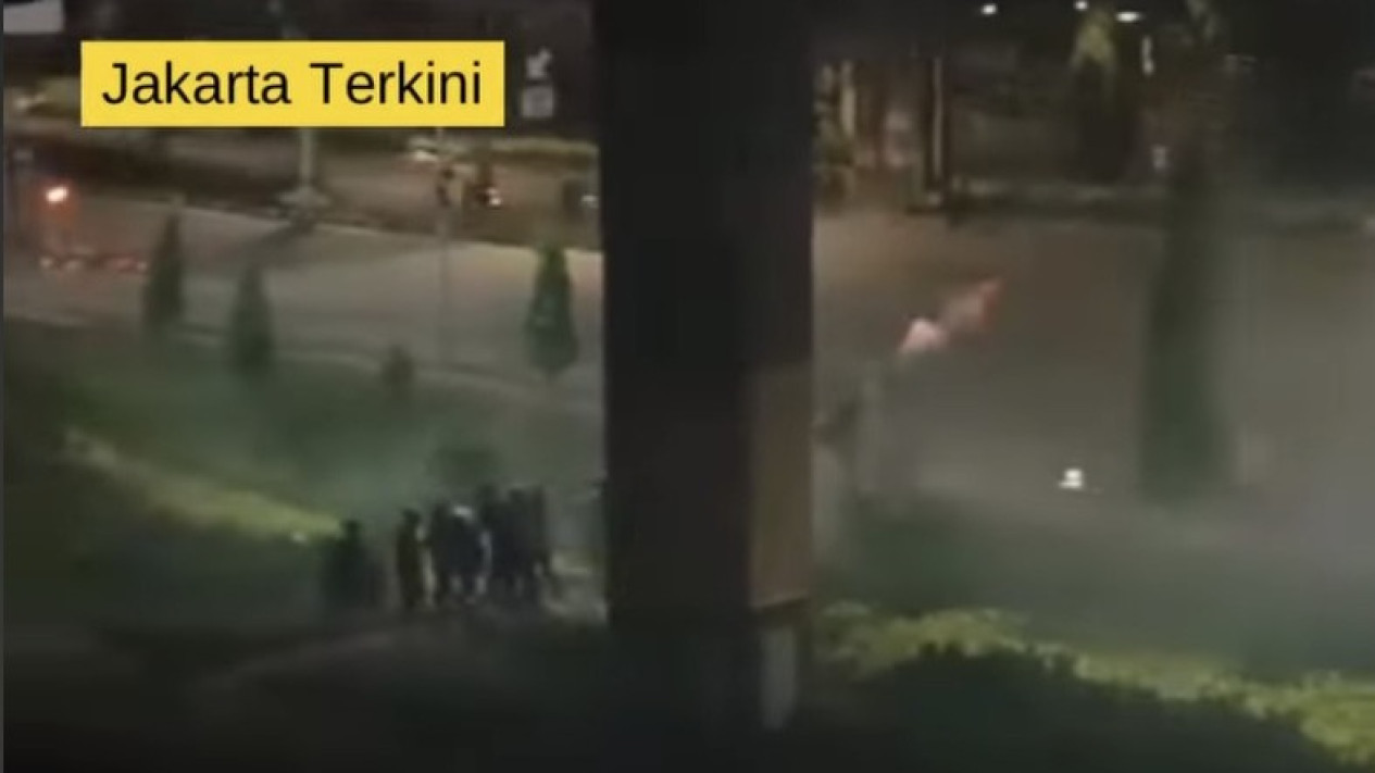 Tawuran Antar Kelompok Pecah di Cipinang Jaktim, Polisi Buka Suara
            - galeri foto