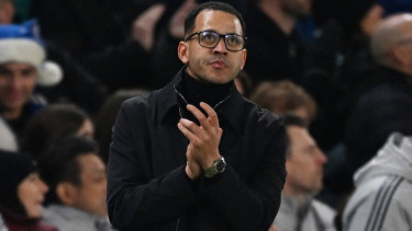Liam Rosenior Pasang Badan untuk Kiper Chelsea usai Bikin Blunder dalam Kekalahan Kontra Arsenal
