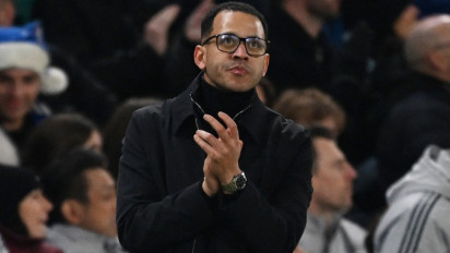 Liam Rosenior Pasang Badan untuk Kiper Chelsea usai Bikin Blunder dalam Kekalahan Kontra Arsenal