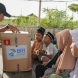 BRI Peduli Salurkan Bantuan dan Gelar Program Trauma Healing untuk Anak-Anak Terdampak Banjir Sumatera