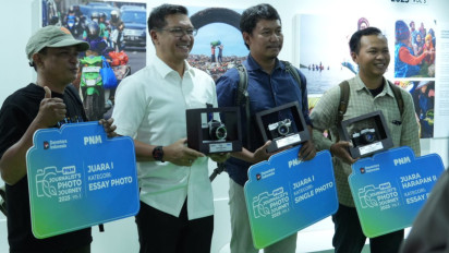 Dari Ratusan Karya Jurnalis, 12 Potret Terbaik soal Perempuan Curi Perhatian Pengunjung di MRT HI