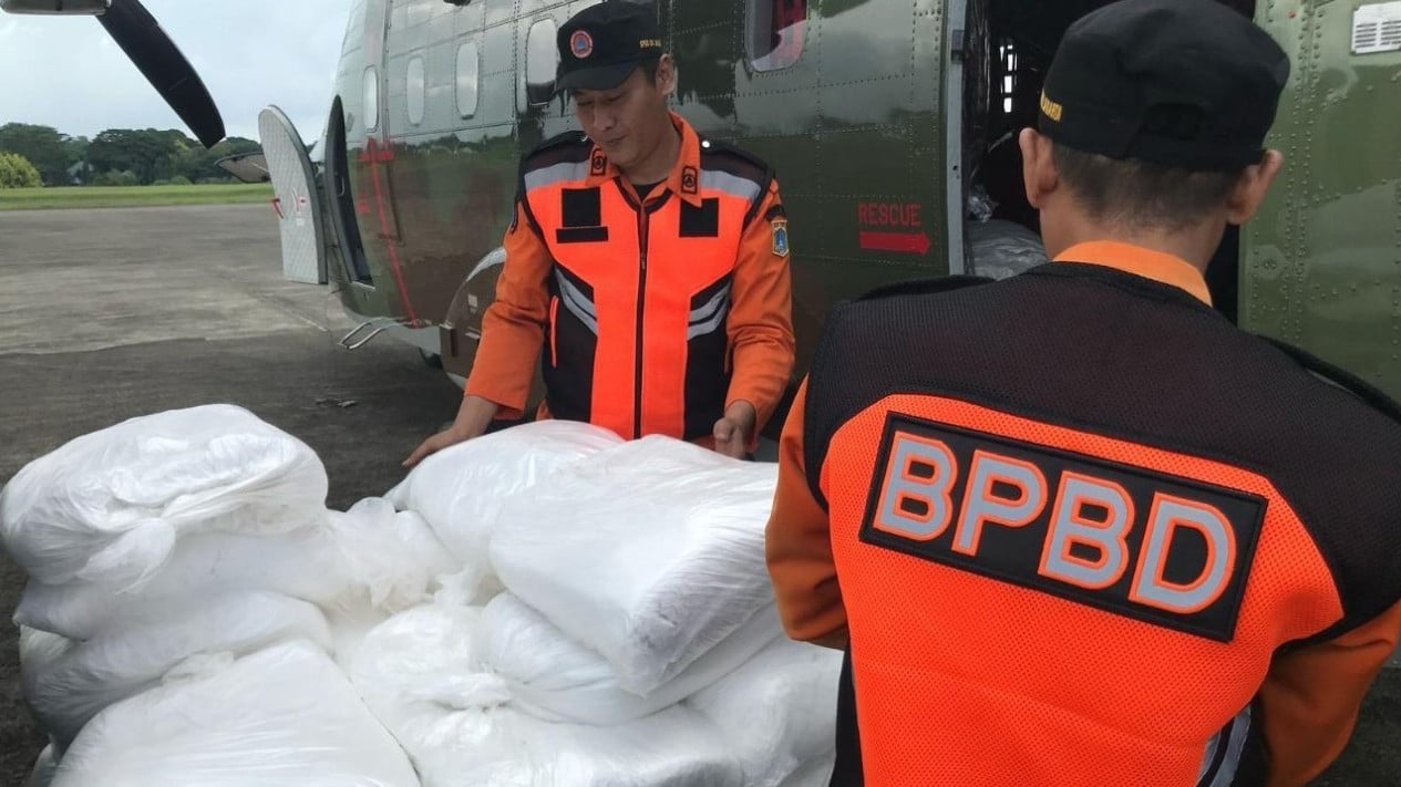 Cegah Cuaca Ekstrem, Pemprov Jakarta Gelar Operasi Modifikasi Cuaca Besok
            - galeri foto