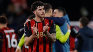 Barcelona Tiba-Tiba Ikut Minati Bek Bournemouth, Juventus Cuma Bisa Berharap