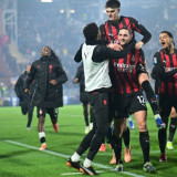 Pilih Setia di AC Milan, Adrien Rabiot Tolak Gaji 3 Kali Lipat dari Arab Saudi demi Tetap Berseragam Rossoneri