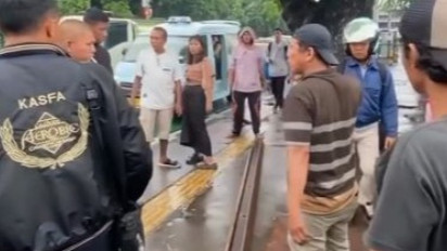 Komplotan Remaja Kabur Saat Hendak Curi Rel Kereta Sepanjang 3 Meter di Jatinegara, Barang Bukti Ditinggal di Tengah Jalan