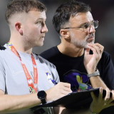 Khawatir Lawan Timnas Indonesia, Pelatih Thailand Akui Skuad Garuda Tim Terkuat di Pot 4 Piala Asia 2027